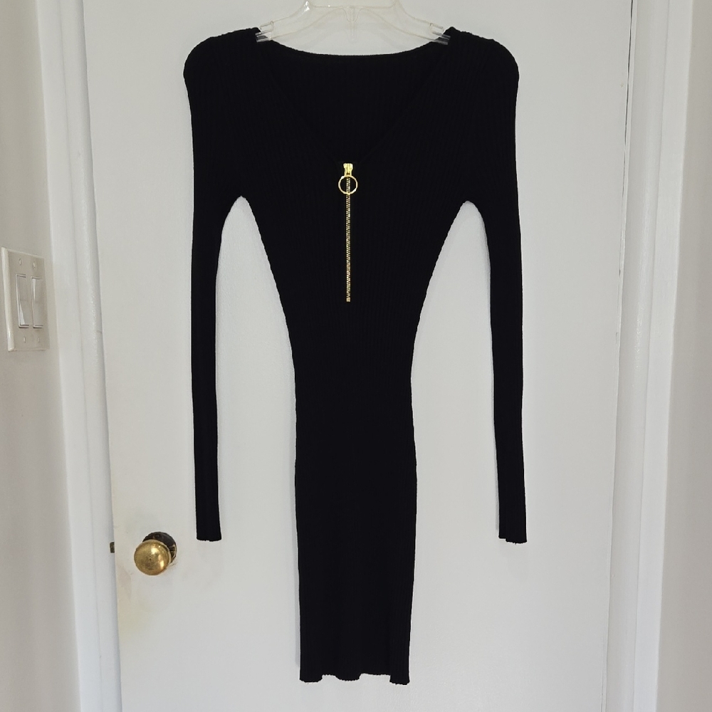 Black Ribbed Long-Sleeve Zip-Front Bodycon Dress